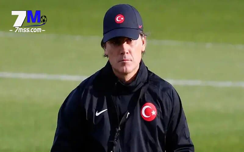 Chiến lược gia Vincenzo Montella của tuyển Thổ Nhĩ Kỳ